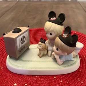 Disney Precious Moments figurine Y Because We Like You Mickey Mouse girl/boy/TV